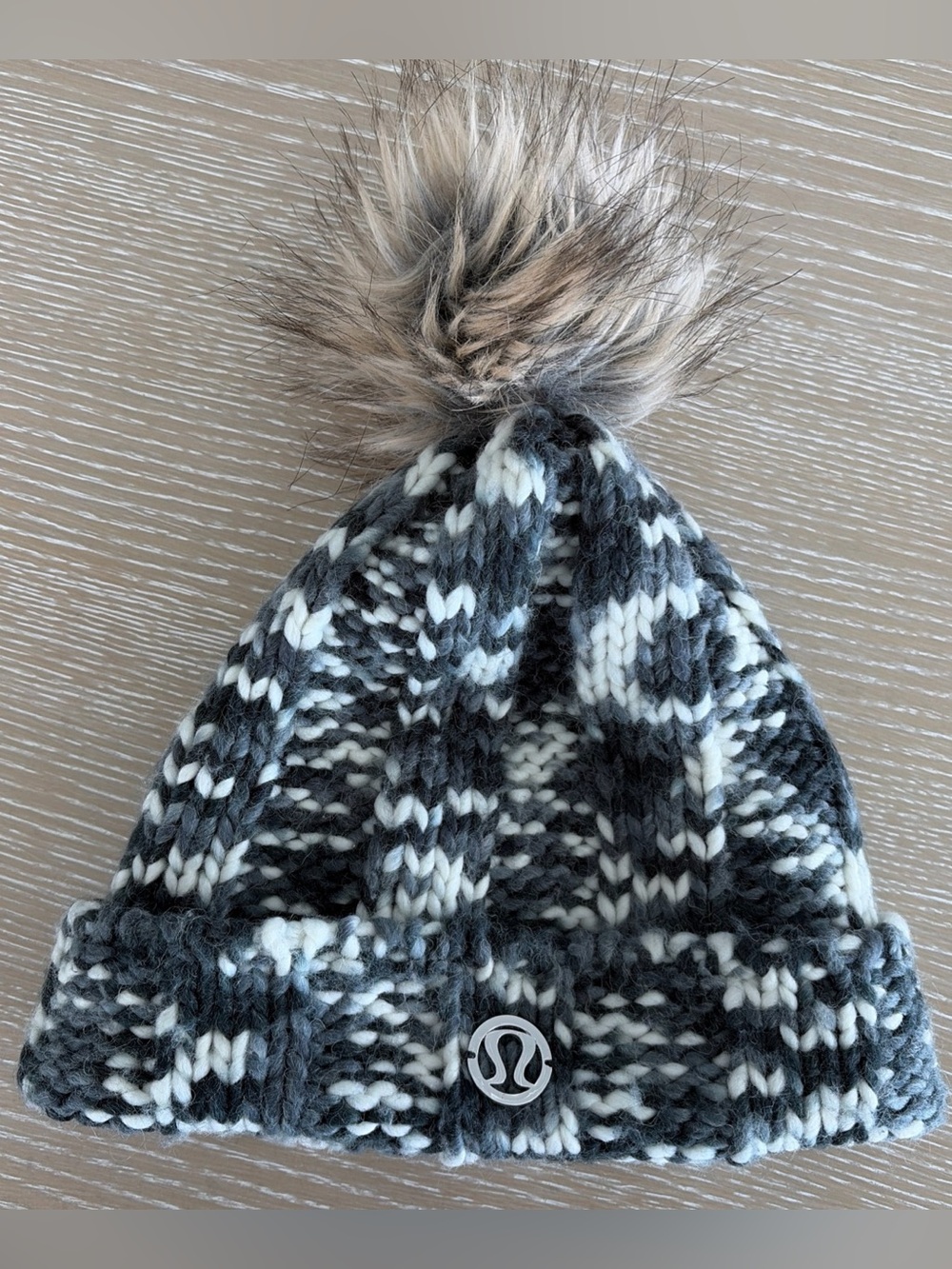 Lululemon Women’s Gray Marled Wool Blend Knit Pom Pom Beanie Winter Ski Hat